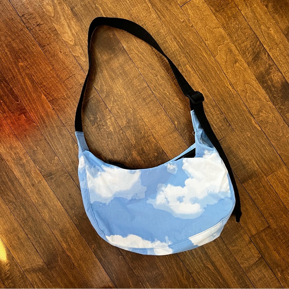 BAGGU medium cloud print crescent bag
